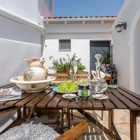 Gala Estate Traditional Mansion * Gardelades
