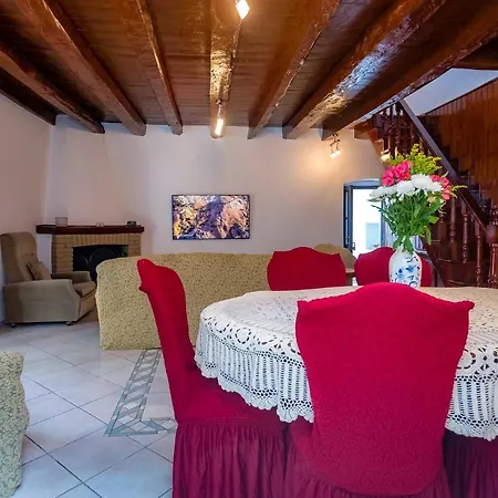 Gala Estate Traditional Mansion *